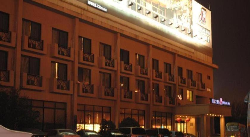 Jinjiang Select Pudong Airport Hotel 3*